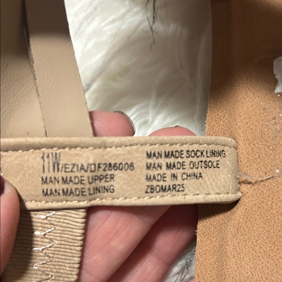 Daisy Fuentes Tan Strappy Sandals - Picture 3 of 5